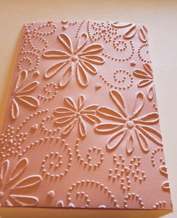 Embossing on Paper 01230520